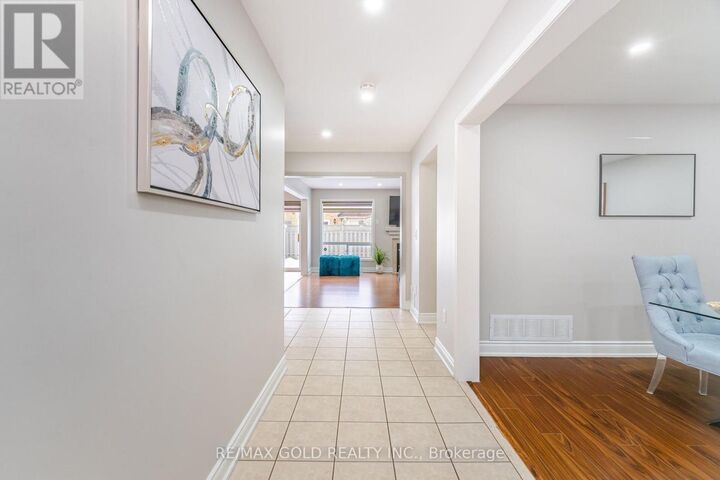 Property Photo:  8 Upshall Drive  ON L6P 1E1 