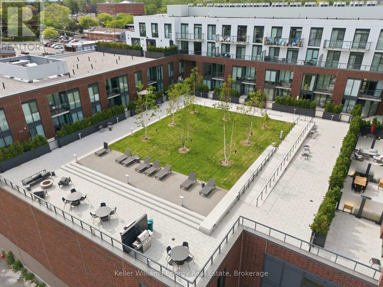 Property Photo:  201 Brock Street South 417  ON L1N 0P8 