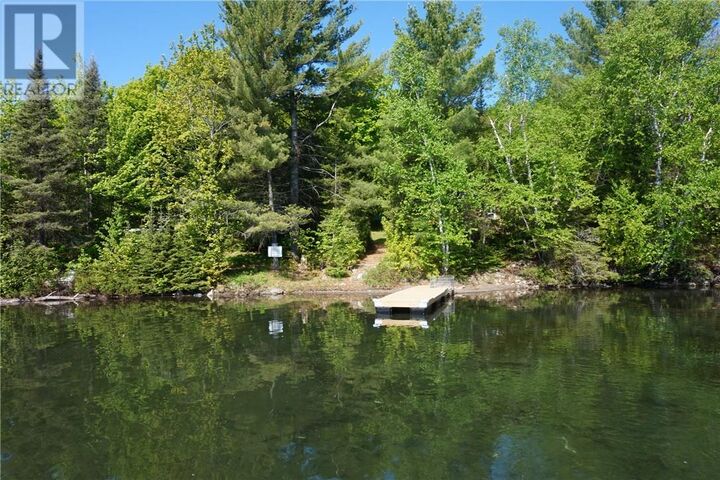 102 Maplegrove Island — photo 1