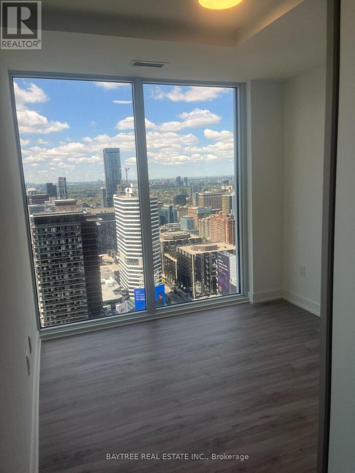 Property Photo:  252 Church Street 5015  ON M5B 0E6 