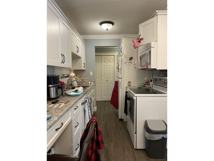 Property Photo:  9175 Mary Street 202  BC V2P 4H7 
