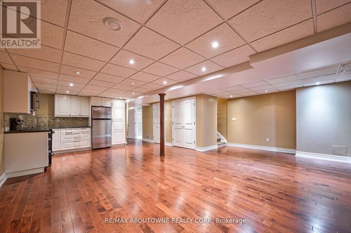 Property Photo: 104 Cabinet Crescent ON L4L 6E6