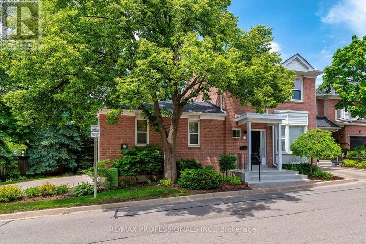 Property Photo:  7 Tamarack Circle  ON M9P 3T9 