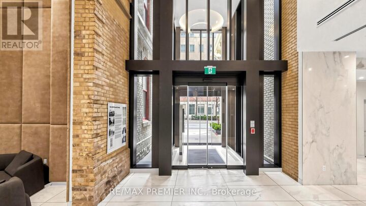 Property Photo:  634 Church Street 3305  ON M4Y 0G9 