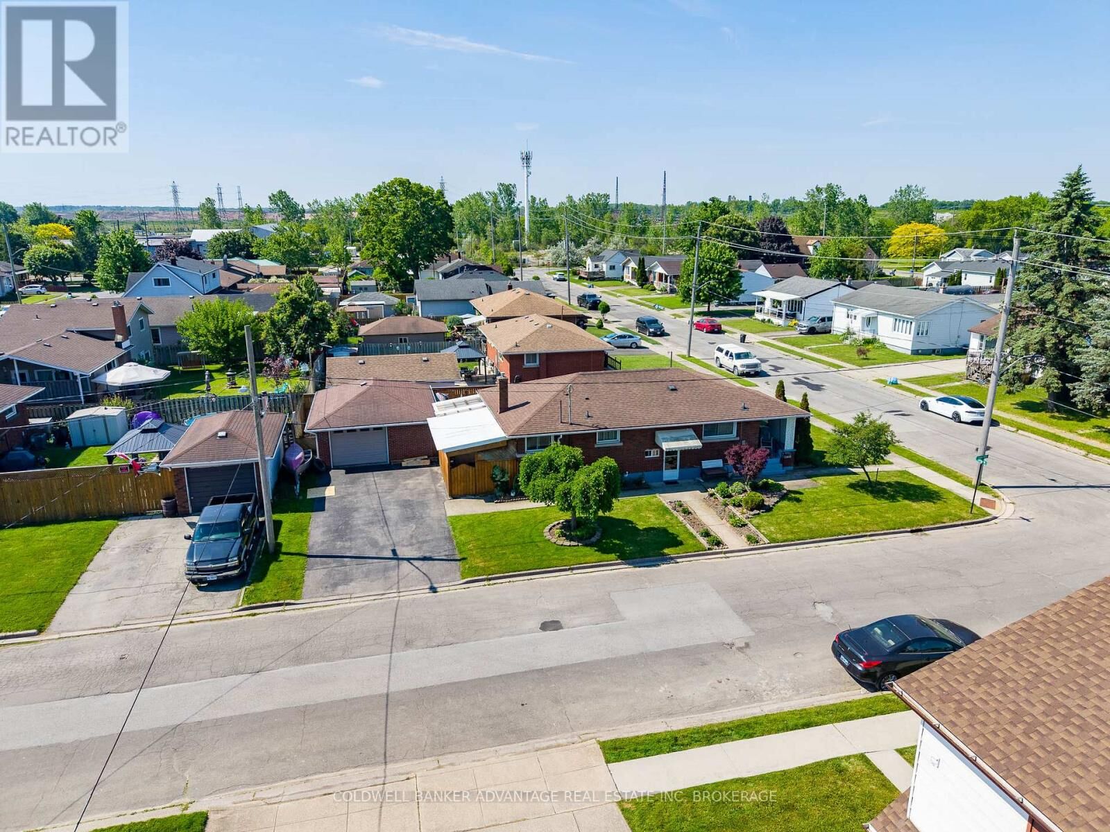 Property Photo:  813 Harriet Street  ON L3B 2J5 