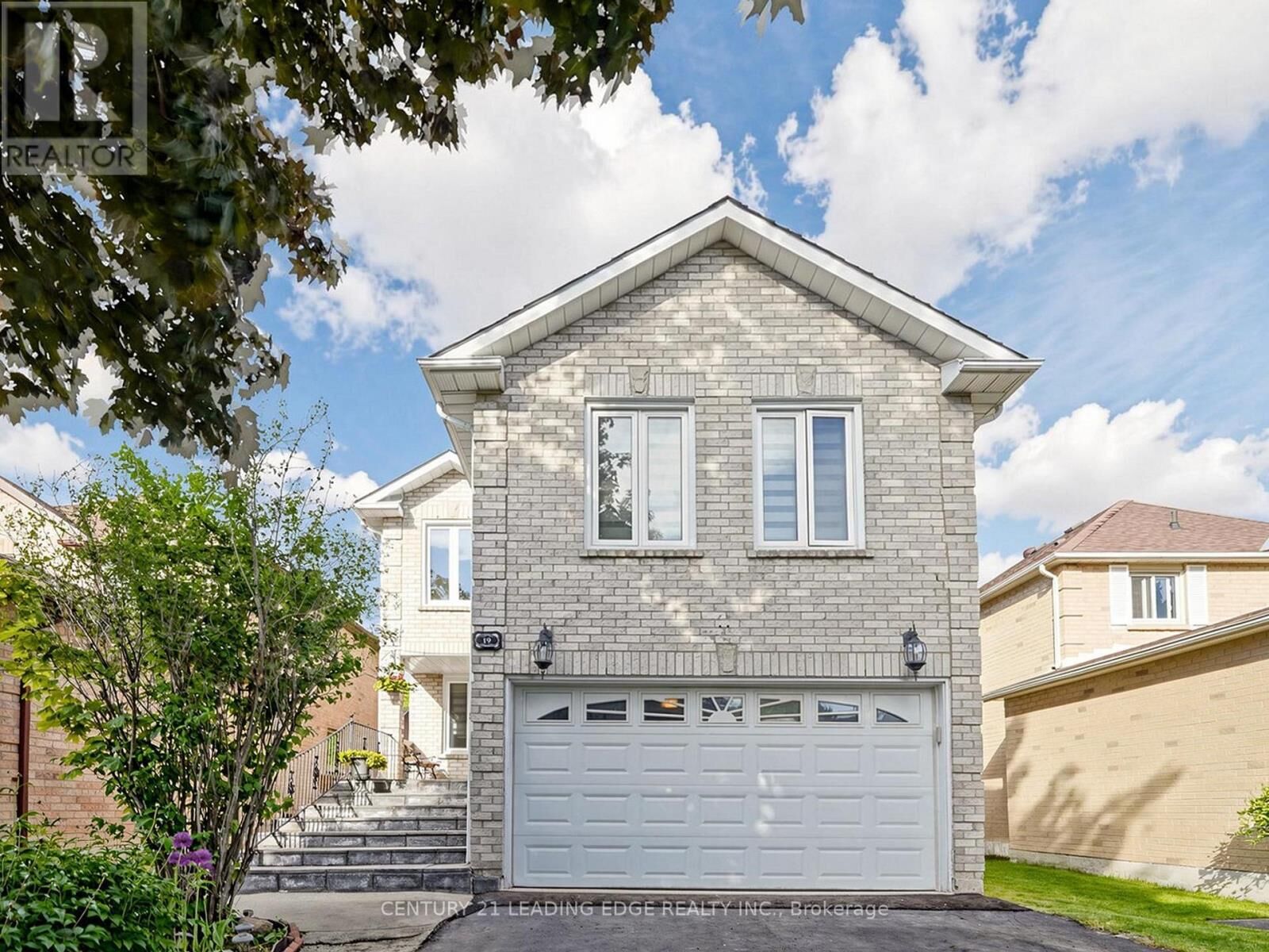 Property Photo:  19 Deverill Crescent  ON L1T 1S7 
