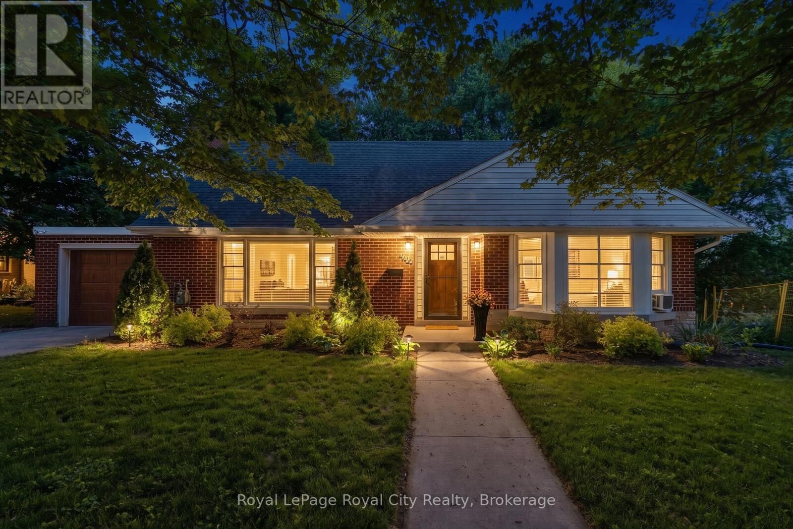 Property Photo:  120 Hill Street East  ON N1M 1G9 