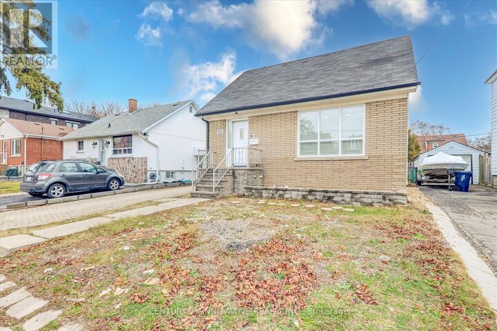 Property Photo:  35 Cotton Avenue  ON M1K 1Z5 