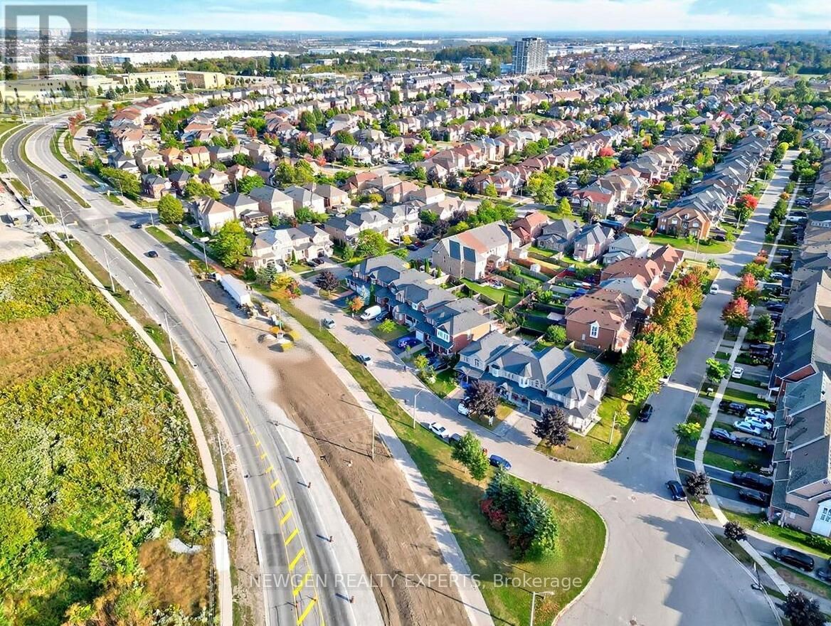 Property Photo:  68 East Root Crescent East  ON L1T 4M3 