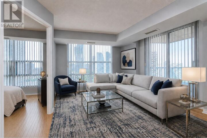 Property Photo: 1 Elm Drive West 1611 ON L5B 4M1