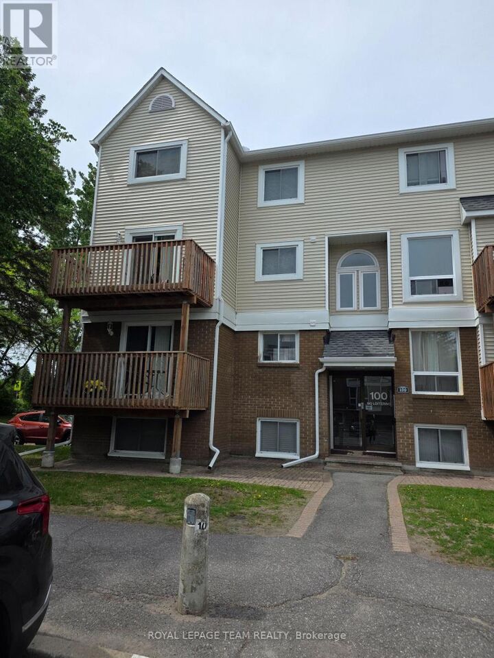 Property Photo:  100 Fenerty Court East 2  ON K1G 4P2 
