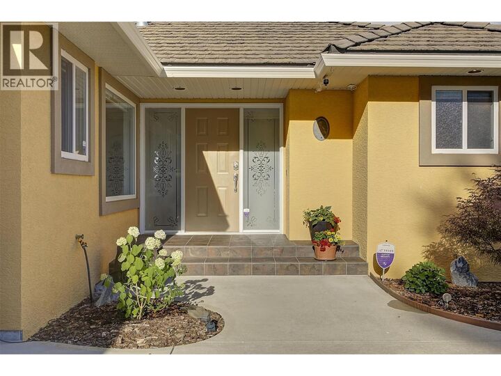 Property Photo:  3333 Chancellor Place 2  BC V4T 2S9 