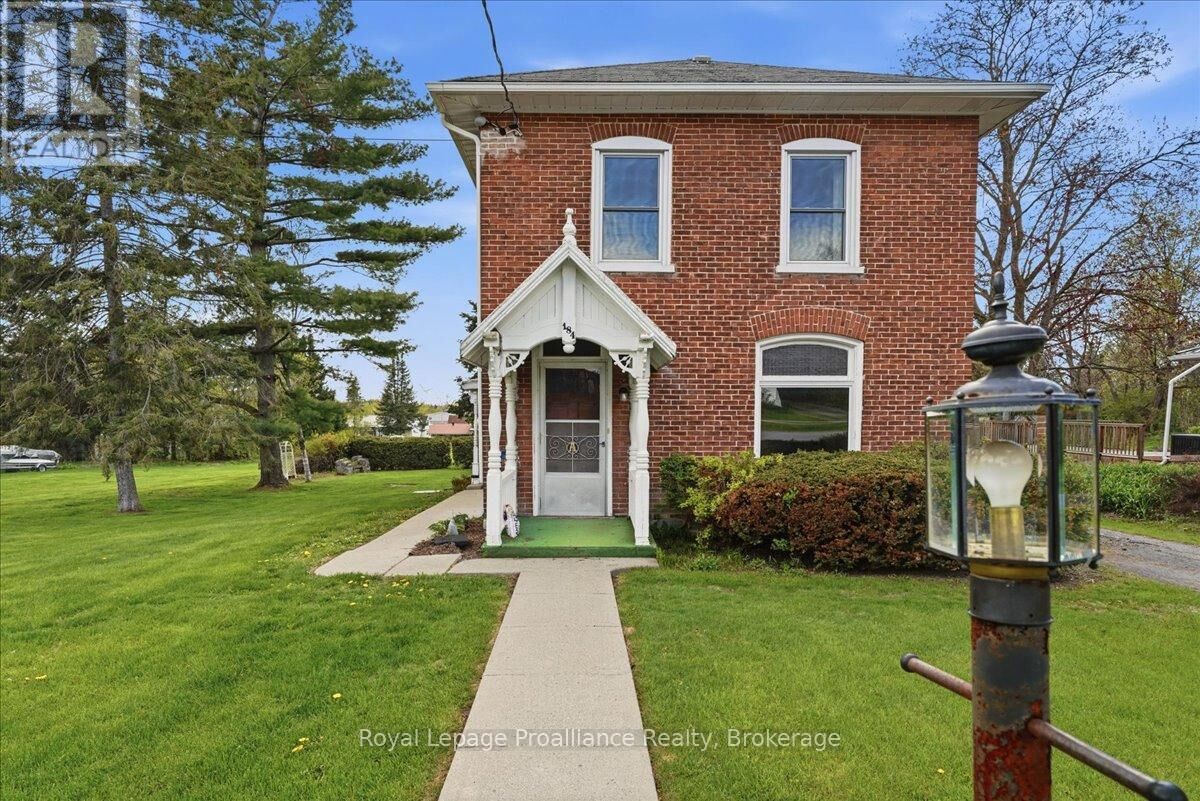 Property Photo: 184 Edward Street ON K0K 3E0