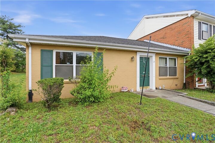 Property Photo: 13 Kennedy Court VA 23803