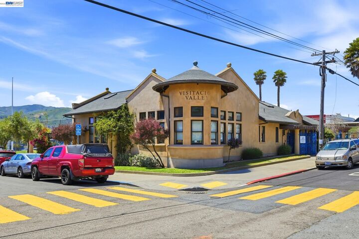 Property Photo:  438 Leland Ave  CA 94134 