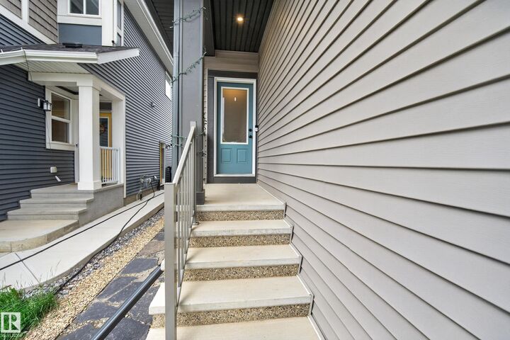 Property Photo:  22836 94 Avenue NW  AB T5T 3Y2 