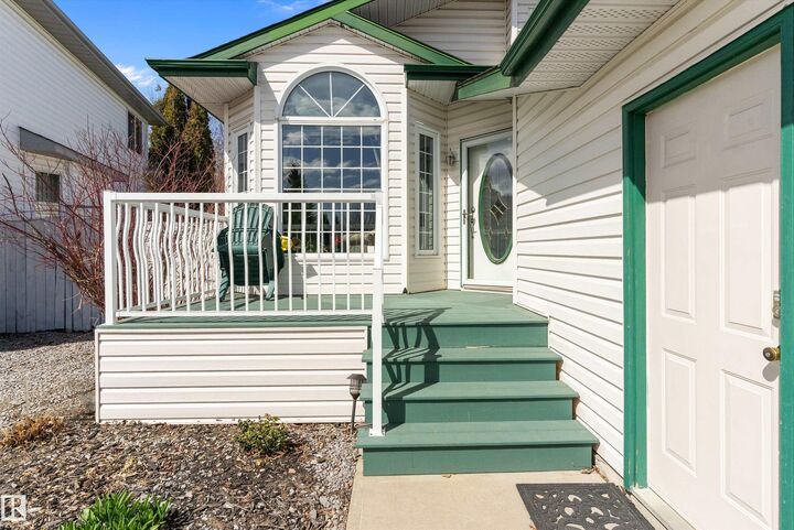 Property Photo: 11328 173 Avenue NW AB T5X 5Y4