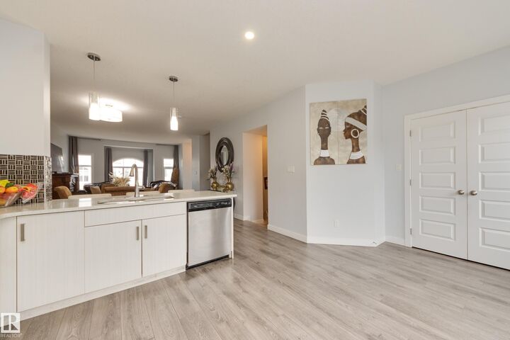 Property Photo:  #66- 723 172 Street SW  AB T6W 1A5 