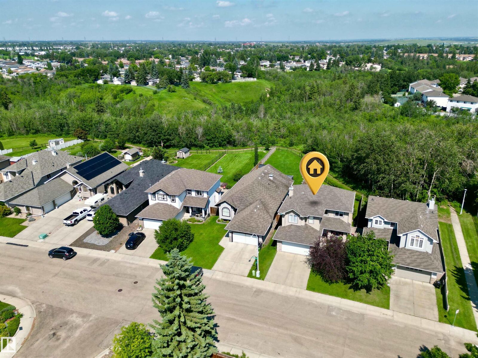 Property Photo:  57 Homestead Crescent NW  AB T5A 2Y1 