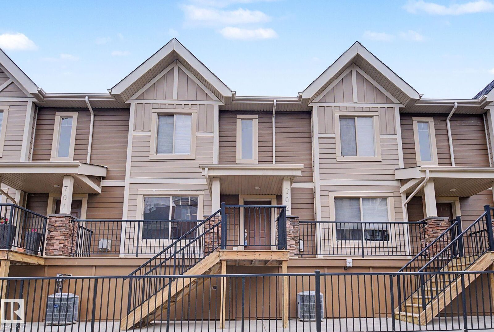 Property Photo:  401 Palisades Way 702  AB T8H 0R7 