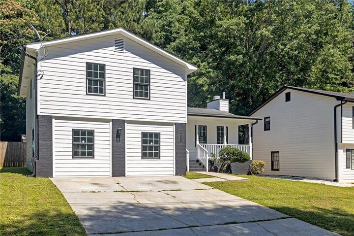 Property Photo: 1258 Autumn Hill Lane GA 30083