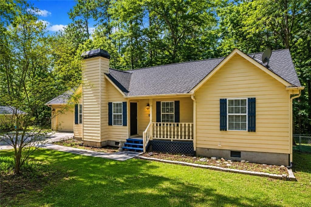 Property Photo:  4827 Oakwood Court  GA 30052 