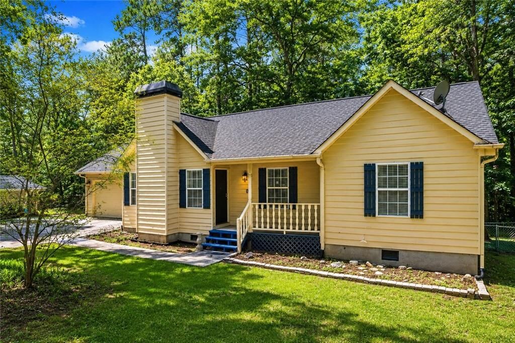 Property Photo:  4827 Oakwood Court  GA 30052 