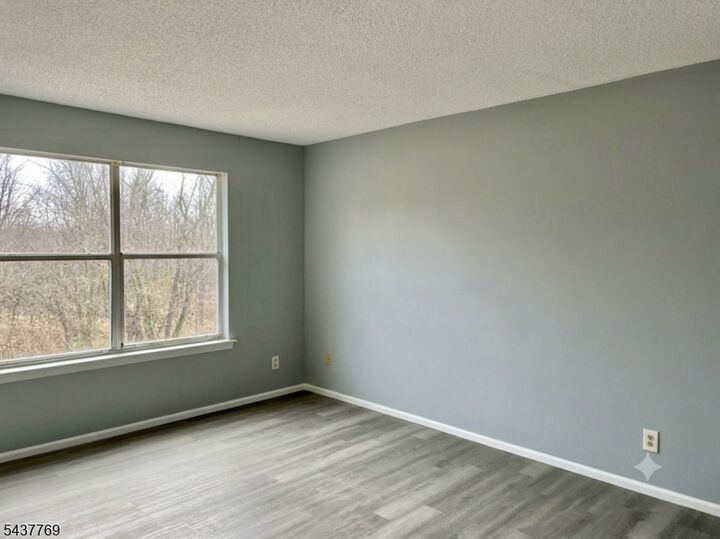 Property Photo: 260 Robertson Way NJ 07035