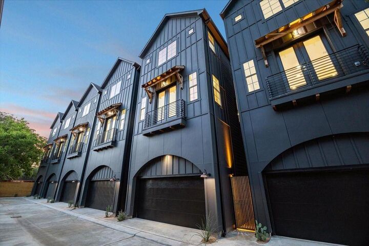 Property Photo:  2211 Bevis Street  TX 77008 