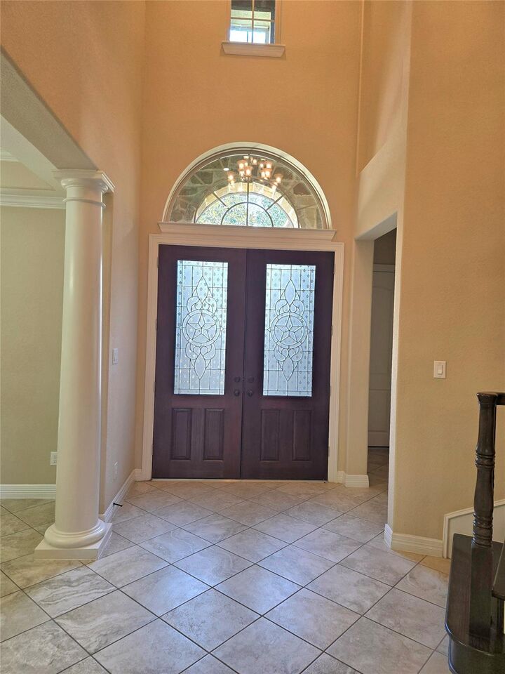 Property Photo:  10 Val Delsa Court  TX 77459 