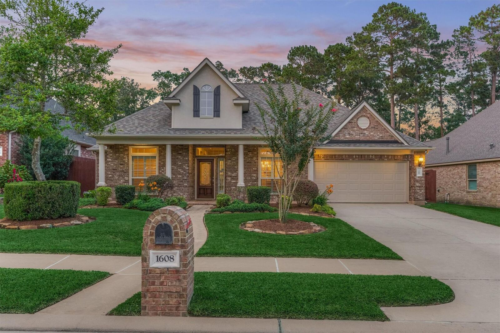 Property Photo: 1608 Beau Rivage TX 77304