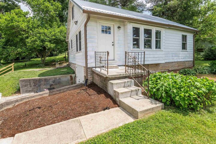 Property Photo:  6499 S Old State Road 37  IN 47401-8925 