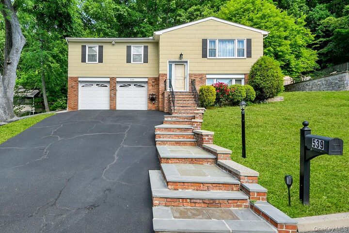Property Photo:  539 Almena Avenue  NY 10502 