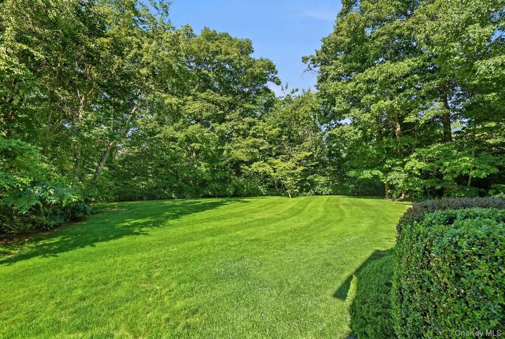Property Photo: 4 Briar Ridge Lane NY 10579