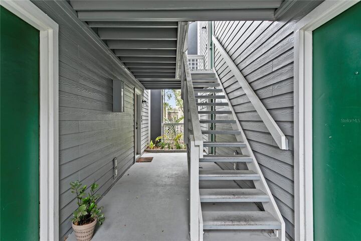Property Photo:  606 S Albany Avenue 17  FL 33606 