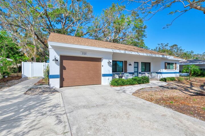 Property Photo: 2120 Craft Lane FL 34239