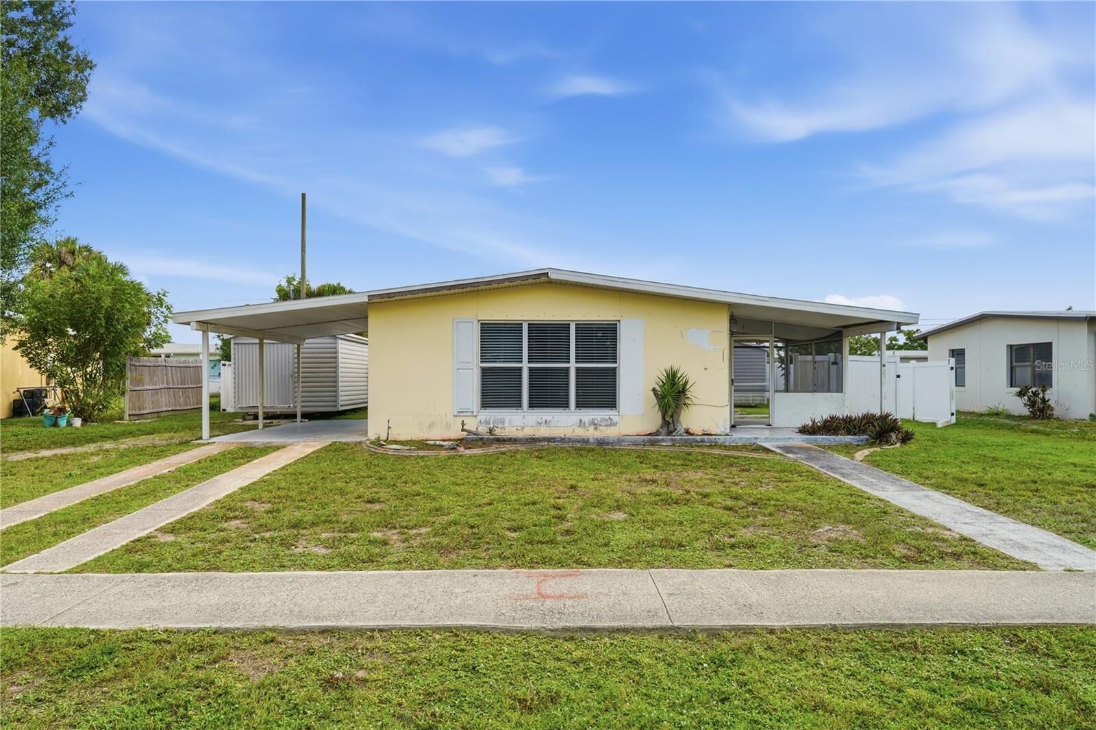 Property Photo:  21123 Glendale Avenue  FL 33952 