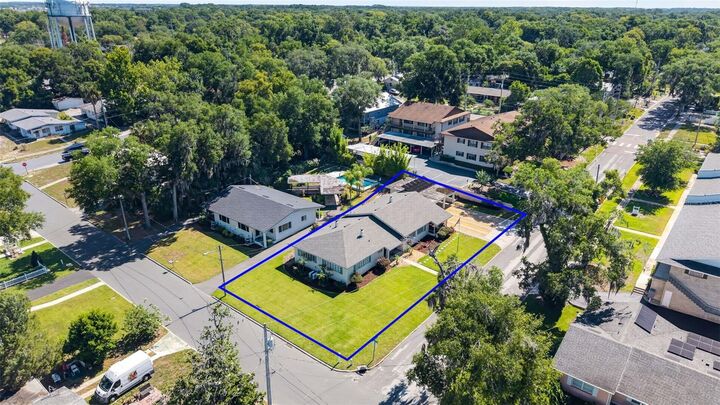Property Photo:  205 E 10th Avenue  FL 32757 