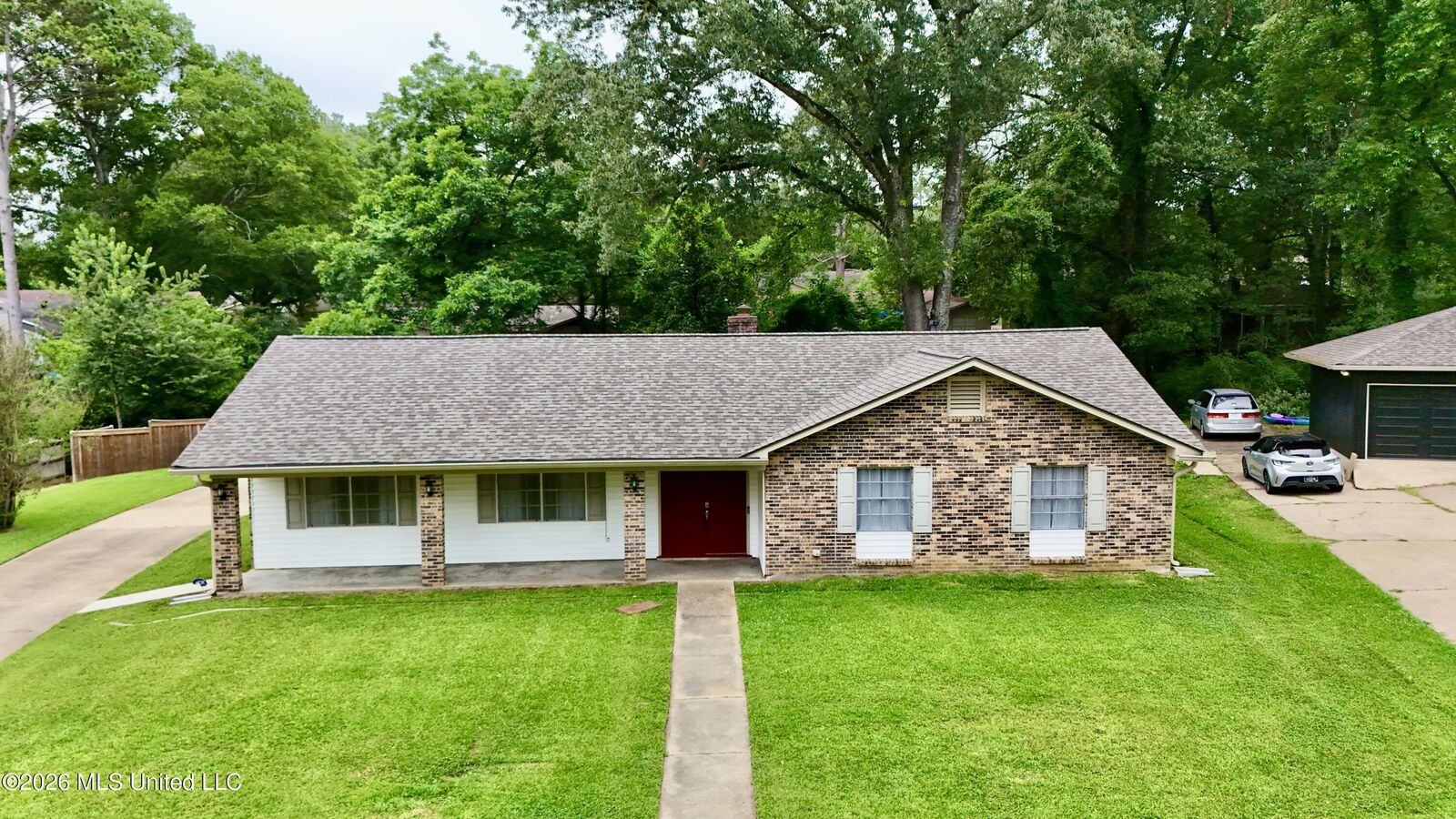 Property Photo:  1206 Dartmoor Drive  MS 39056 