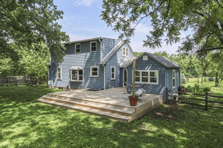 Property Photo: 825 E Southport Road IN 46227