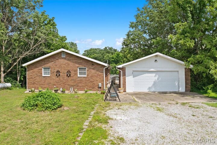 Property Photo: 6300 State Route 4 IL 62097