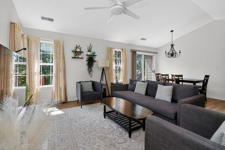 Property Photo: 464 Gloria Lane IL 60543