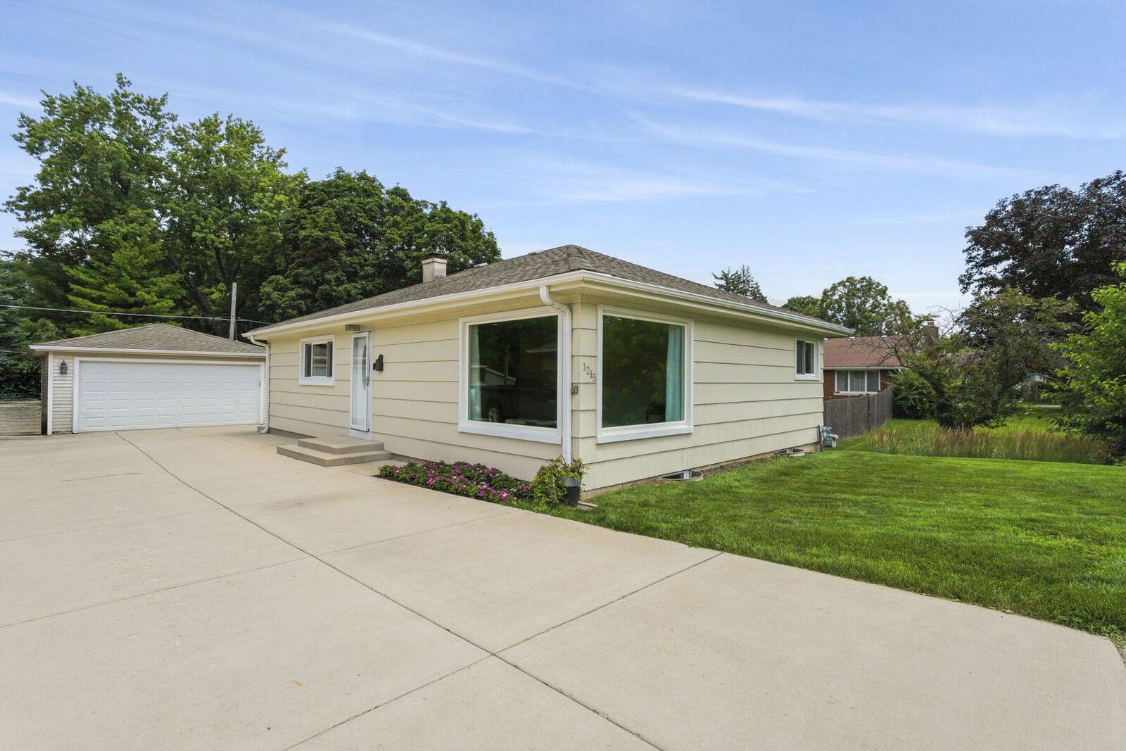 Property Photo: 1215 W Roosevelt Road IL 60187