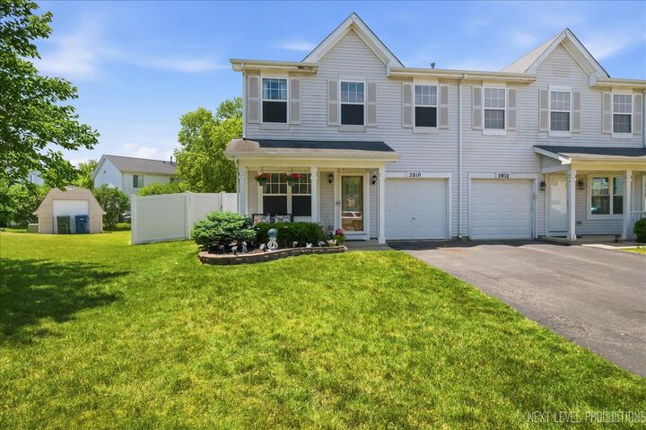 Property Photo:  2810 Ledgestone Court  IL 60564 