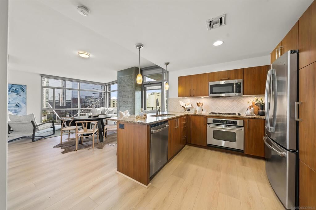 Property Photo:  800 The Mark 710  CA 92101 