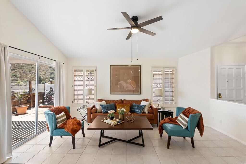 Property Photo:  1241 Pearlbush Court  CA 92019 