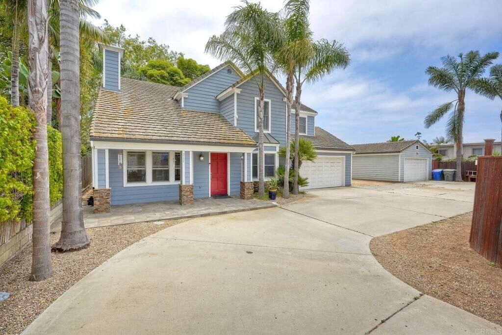 Property Photo:  217 Sanford Street  CA 92024 