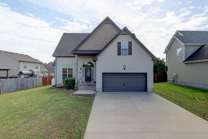 Property Photo: 3747 Fox Hole Dr TN 37040
