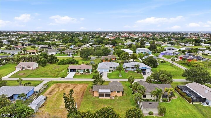 Property Photo:  2620 Wisteria Place  FL 33950 