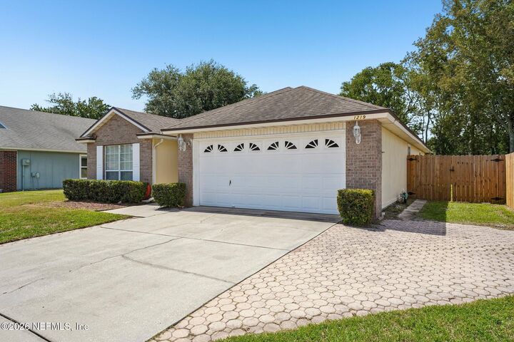 Property Photo:  1219 Stern Way  FL 32003 